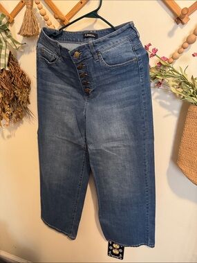 d. jeans Mid-Blue High-Rise Cropped Button-Fly Jeans